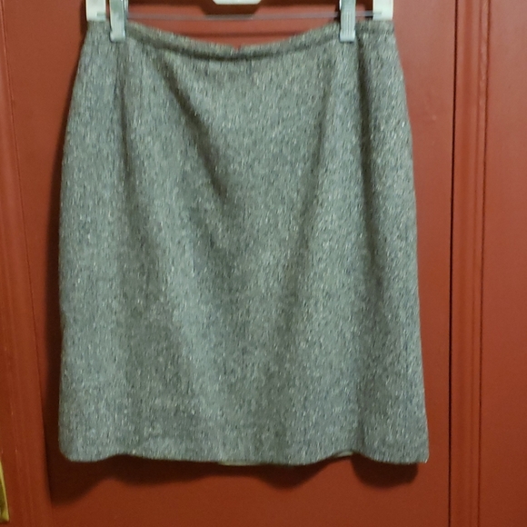 Dresses & Skirts - Tweed Gray Skirt Size 13